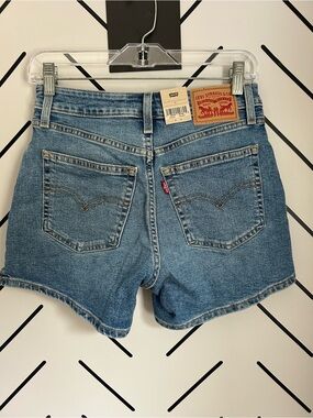 NWT Levi's Women's A-Line Shorts medium wash stretch